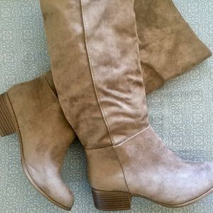 🍂 Brown Suede Boots 🍂